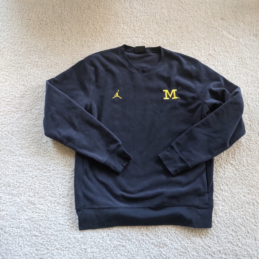 Michigan x Air Jordan Sweatshirt (size Medium)